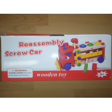 Dřevěné šroubovací auto